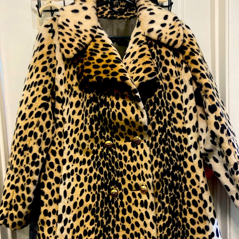 CLEARANCE Faux leopard coat